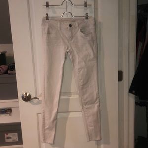 Off white low rise Jeggings from American Eagle